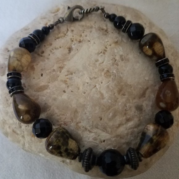 Teardrop Agate / Faceted & Smooth Onyx Bracelet - Picture 4 of 5